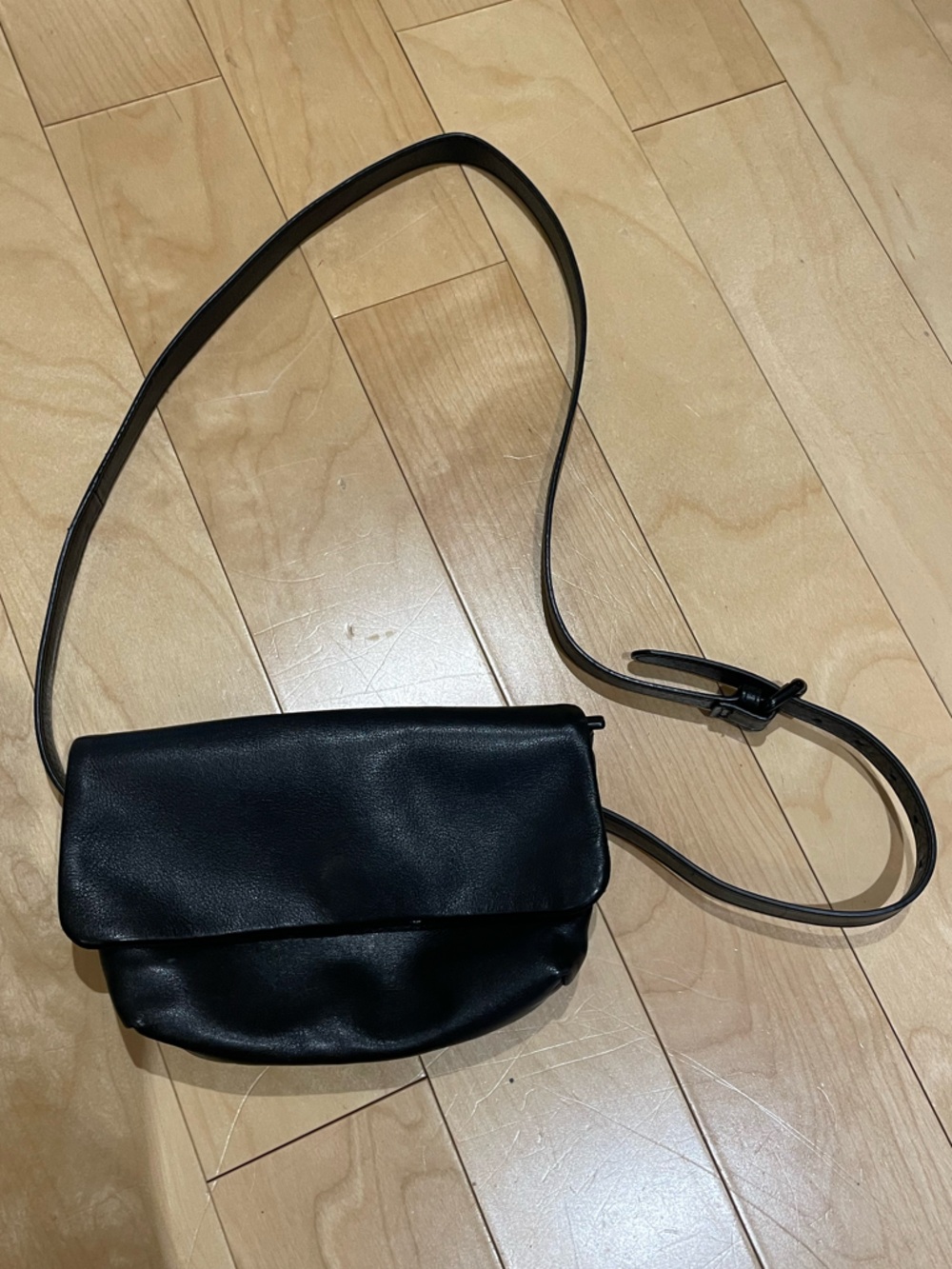 Vagabond - Black Leather Crossbody Bag